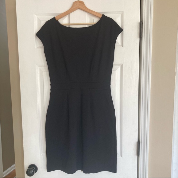 Quince Ultra-Stretch Ponte Cap Sleeve Dress in Black, Size M - Picture 8 of 14